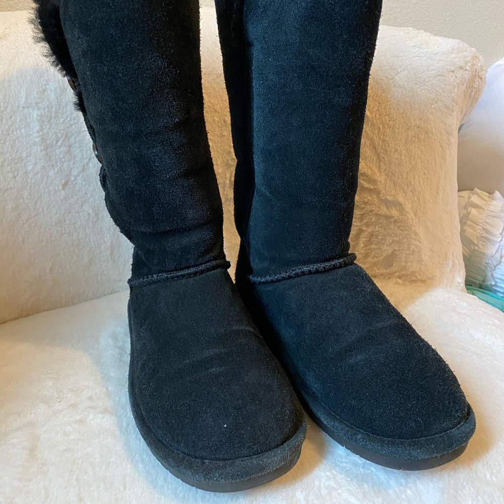 black long bearpaw boots